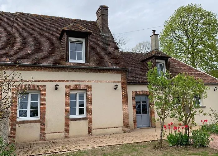 Les Clematites, Maison De Campagne.